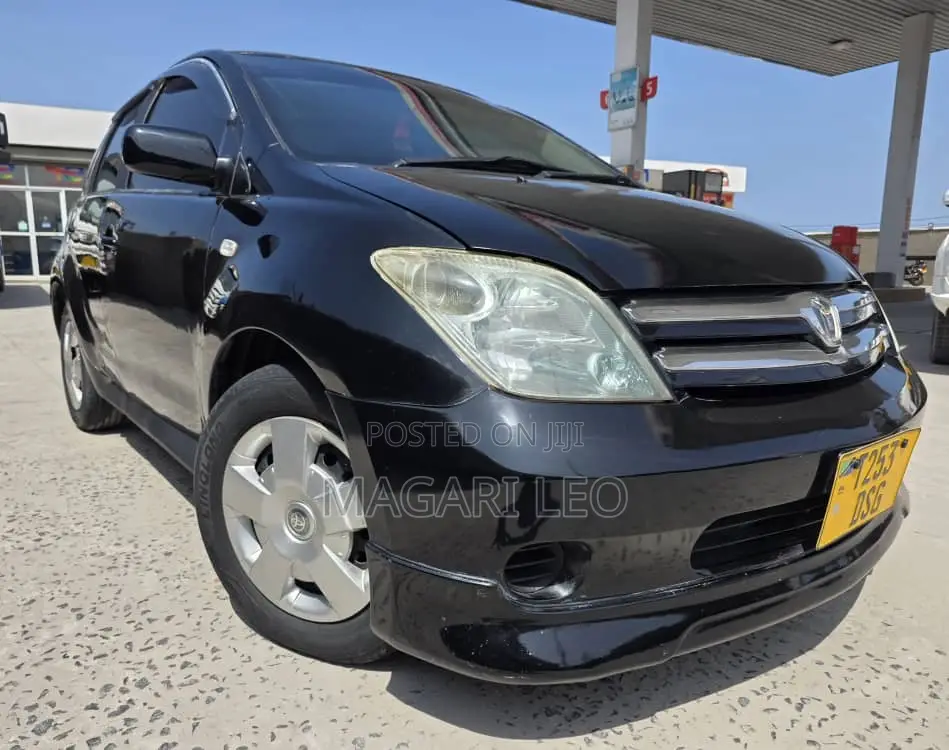 Toyota IST 2004 Black
