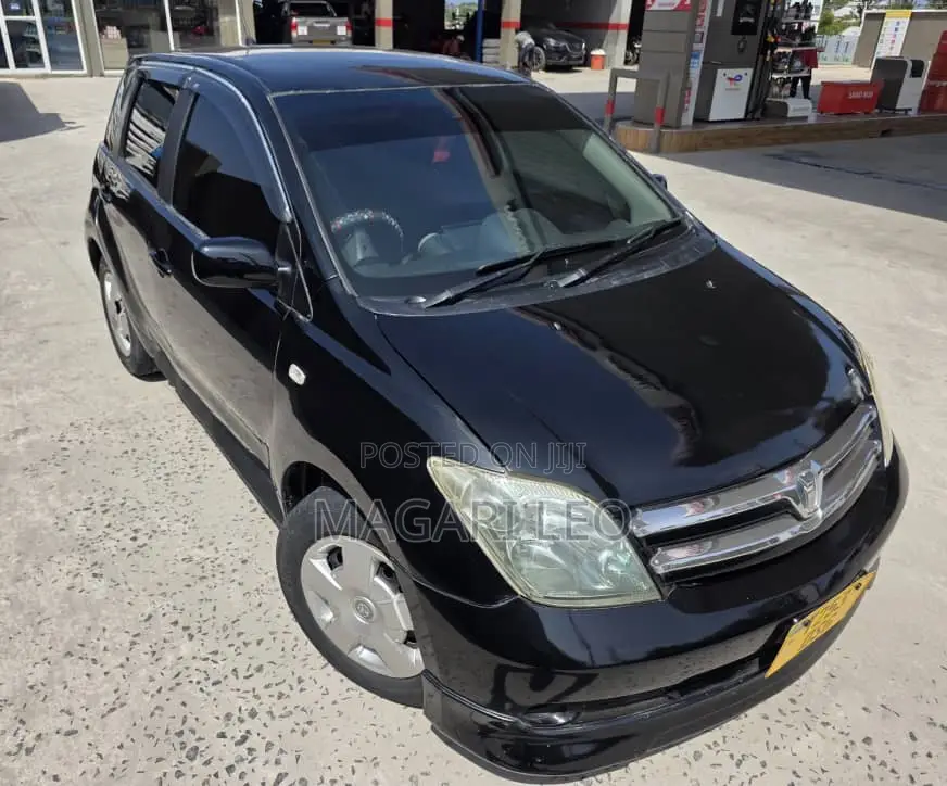 Toyota IST 2004 Black