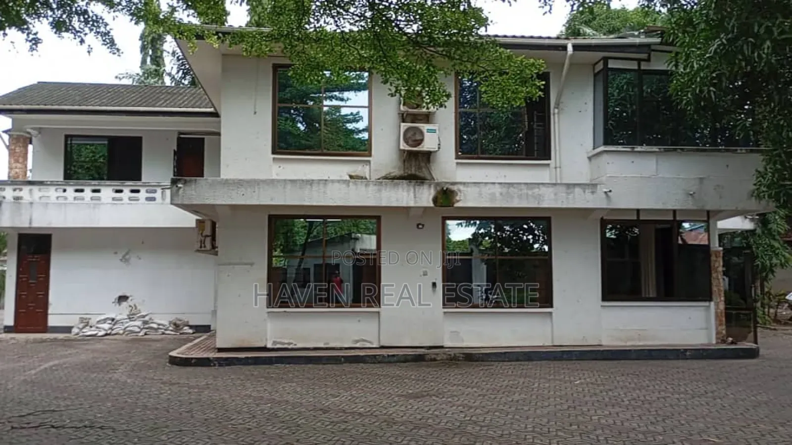 5bdrm House in Mikocheni for sale
