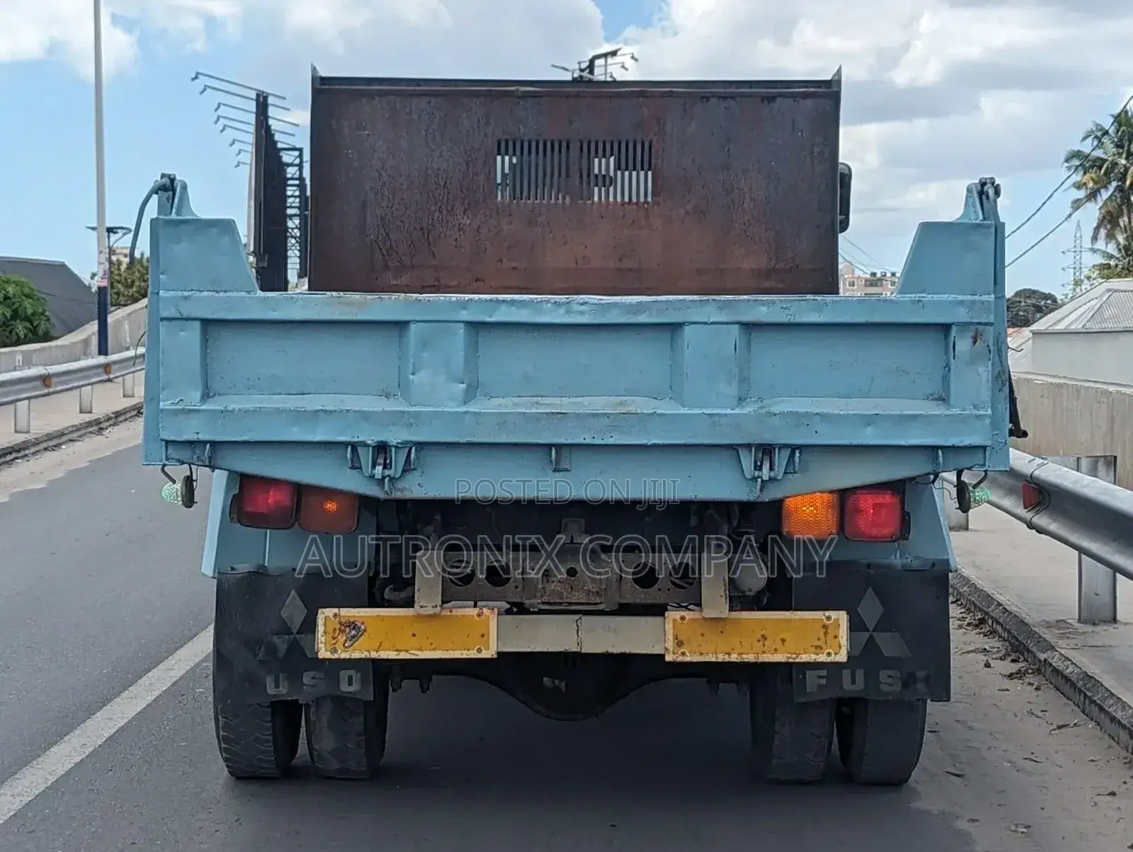 Mitsubishi Fuso Dump Truck