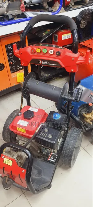 Dahfa: Petrol Engine High Pressure Washer