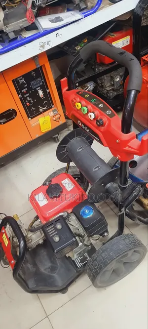 Dahfa: Petrol Engine High Pressure Washer
