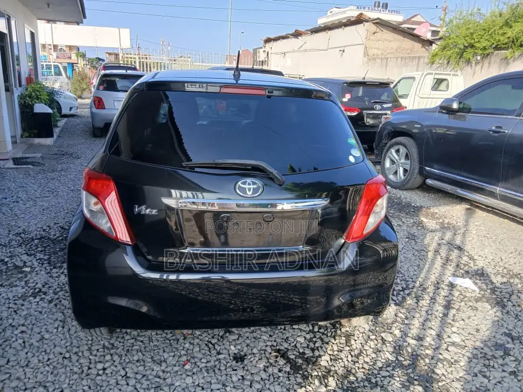 Toyota Vitz 2012 Black