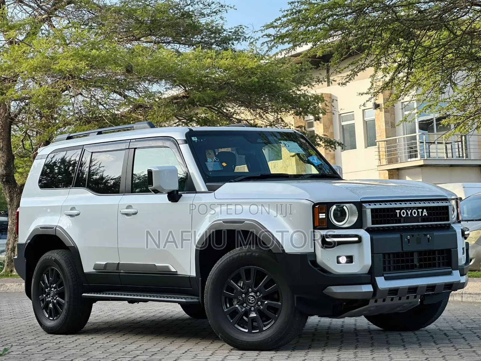 Toyota Land Cruiser Prado 2025 White