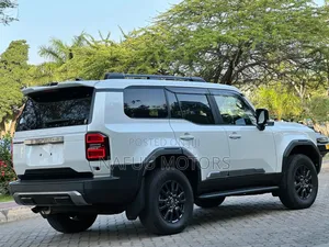 Toyota Land Cruiser Prado 2025 White