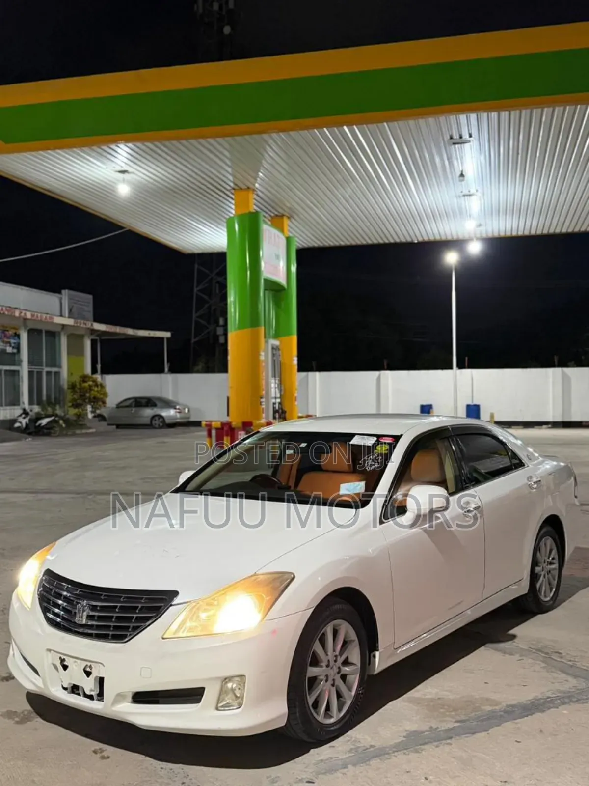Toyota Crown 2009 White