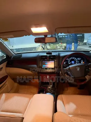 Toyota Crown 2009 White