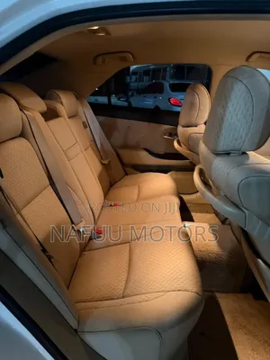 Toyota Crown 2009 White