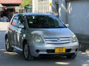 Toyota IST 2003 Silver