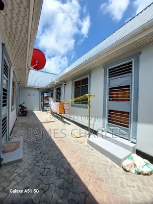 18bdrm House in Mbagala Charambe for sale