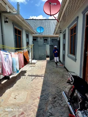 18bdrm House in Mbagala Charambe for sale