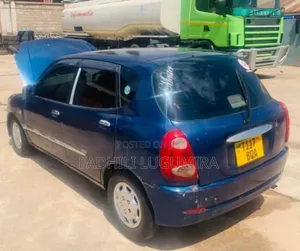 Toyota Duet 2002 Blue