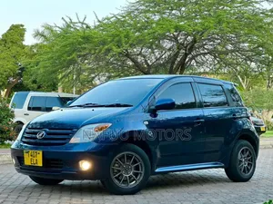 Toyota IST 2005 Blue