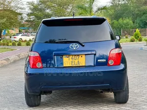 Toyota IST 2005 Blue