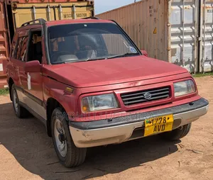 Suzuki Escudo 1998 Red