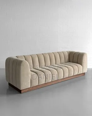 Sofa Kubwa Ya Watu Wa Tatu Rangi Ya Cream