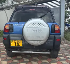 Toyota RAV4 1994 Blue