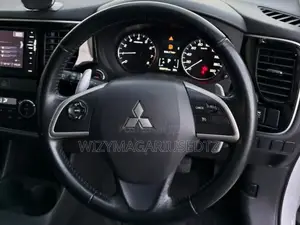 Mitsubishi Outlander 2015 White