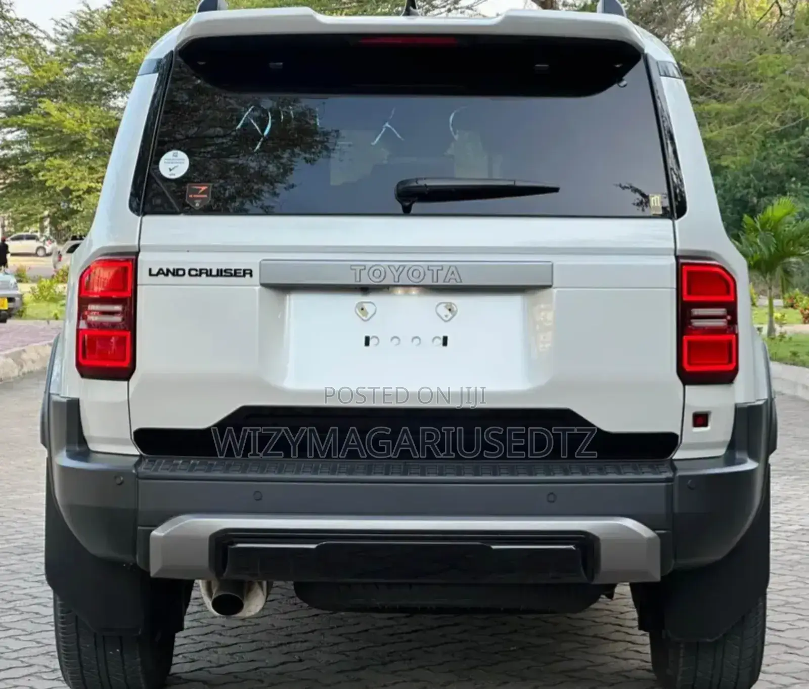 Toyota Land Cruiser Prado 2.7 2025 Off white