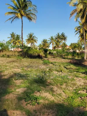 Viwanja Viwili Vimeungana Vinauzwa Madale Kisauke