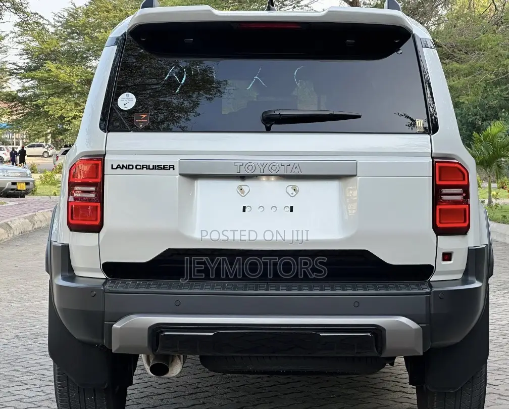 New Toyota Land Cruiser Prado 2025 White