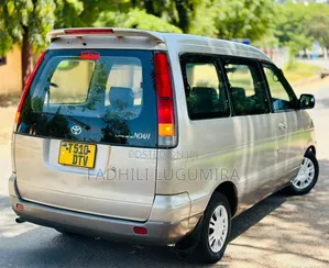 Toyota Noah 2001 Silver