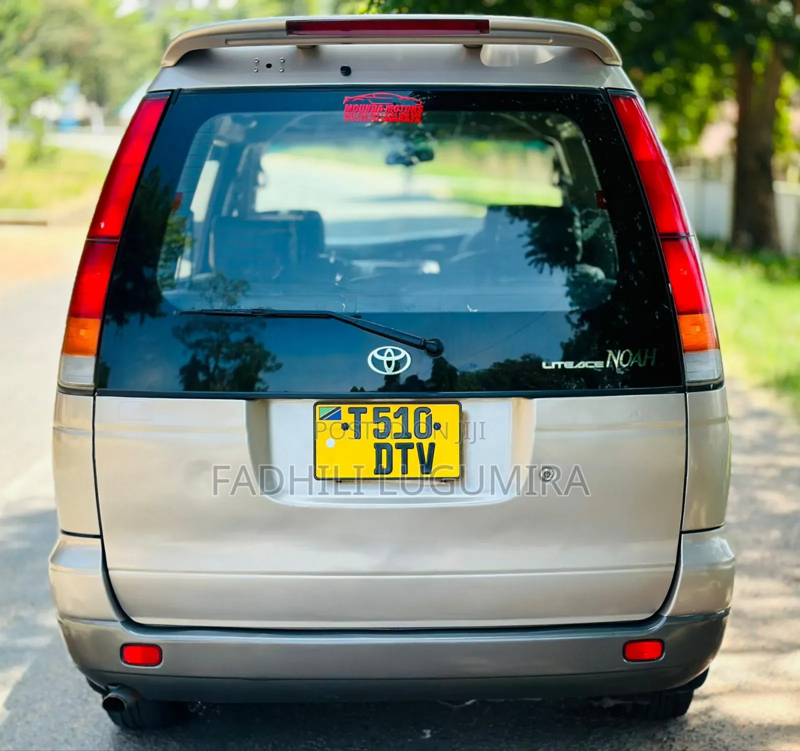 Toyota Noah 2001 Silver