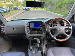 Mitsubishi Pajero 2002 Silver