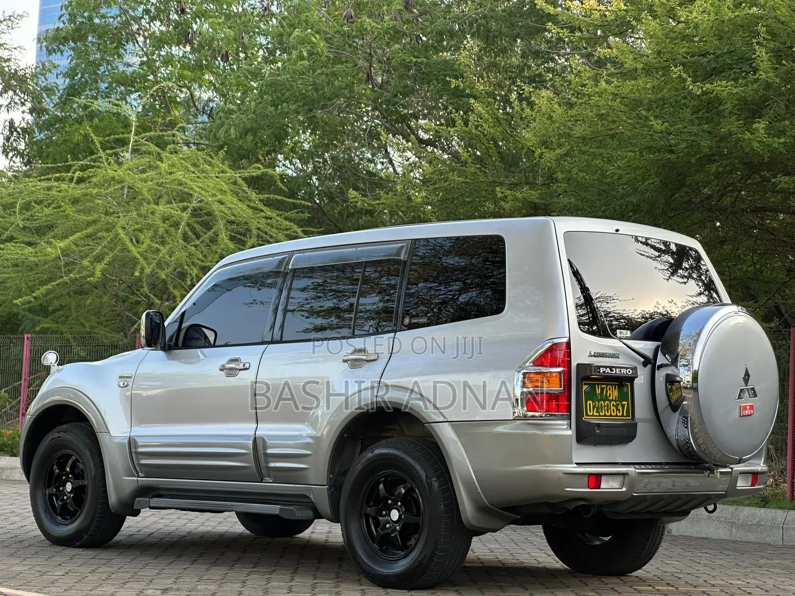 Mitsubishi Pajero 2002 Silver