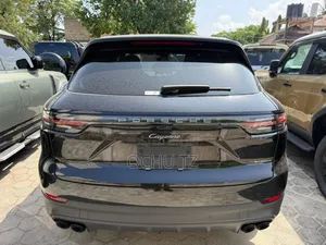 Porsche Cayenne 2023 Black