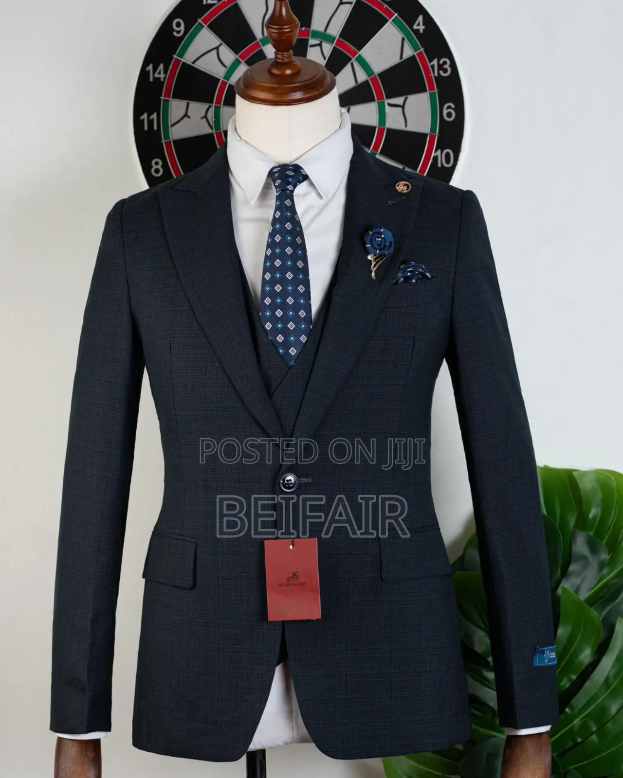 Detailed Dark Blue Suit