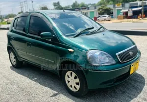 Toyota Vitz 2002 Green