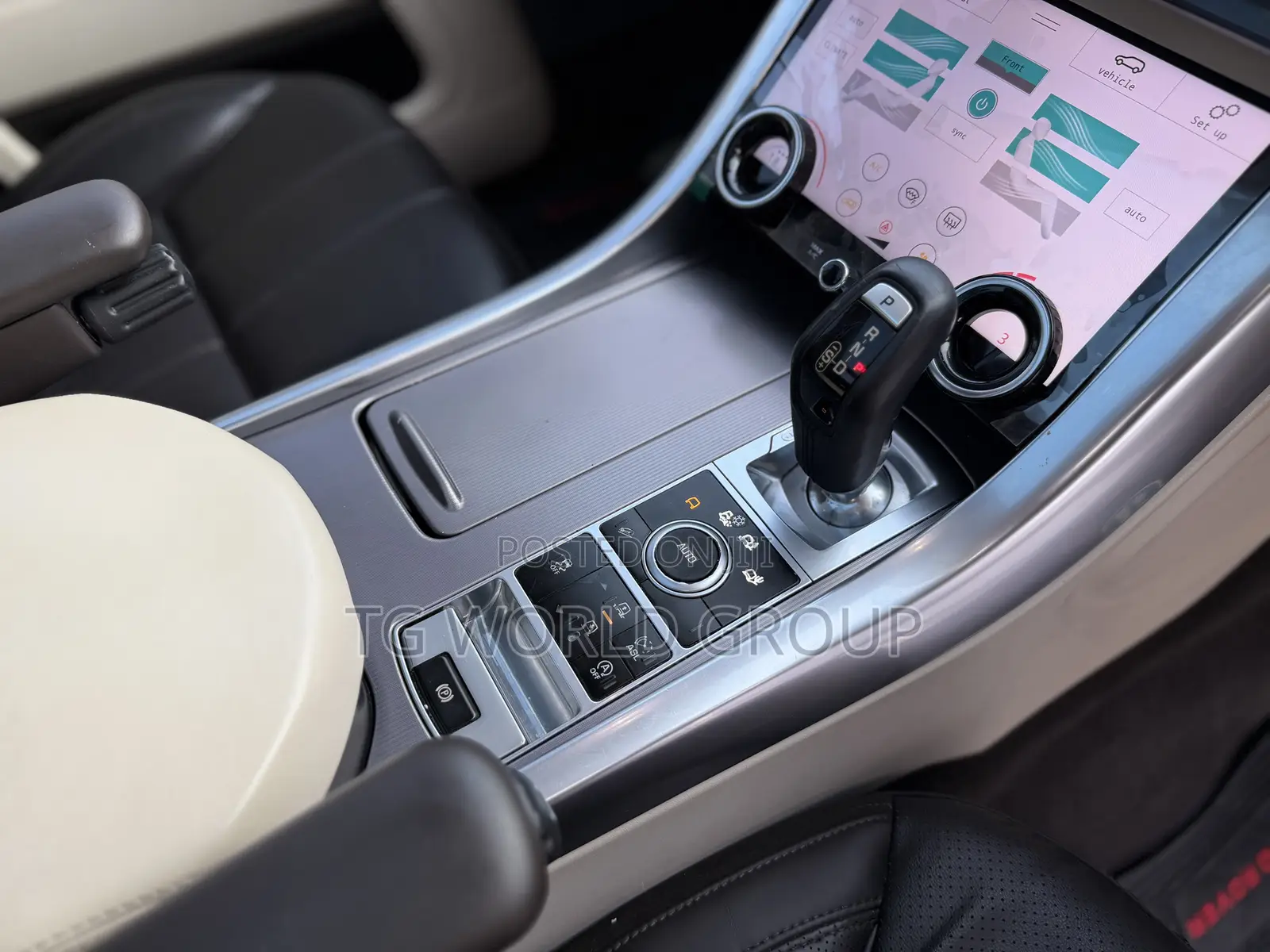 Land Rover Range Rover 3.0L V6 Turbocharged Diesel Td6 2019 White