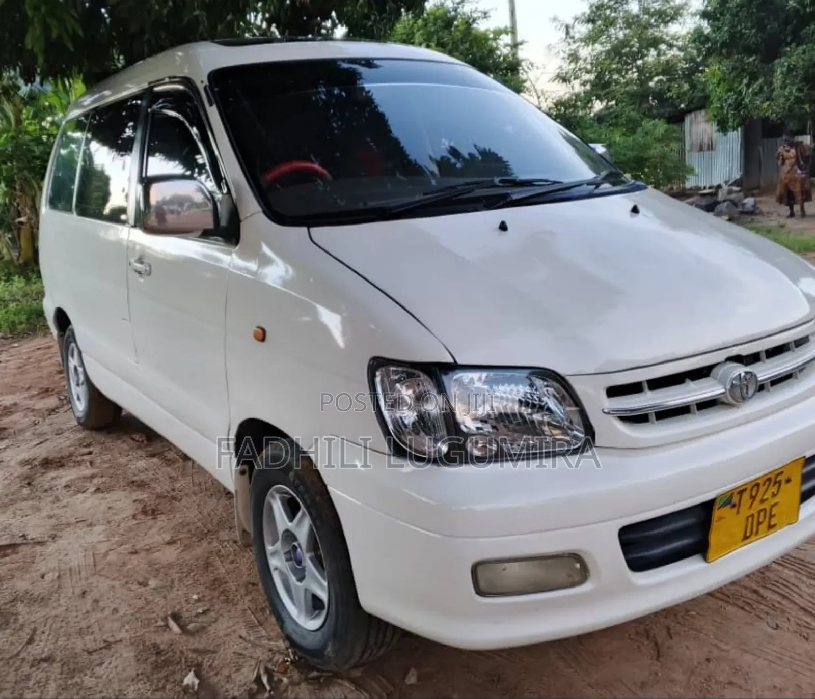 Toyota Noah 2001 White