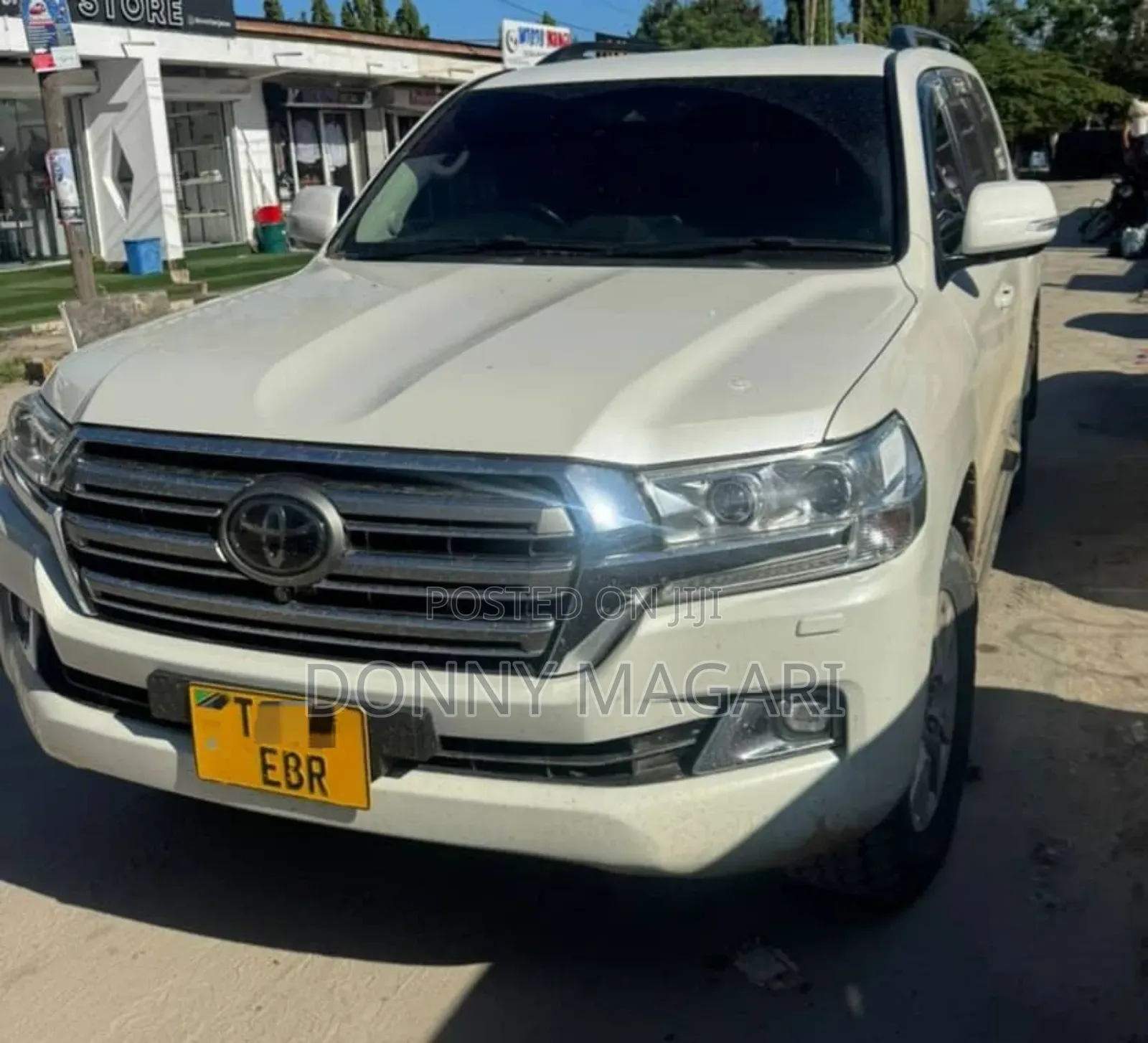 Toyota Land Cruiser 2017 White