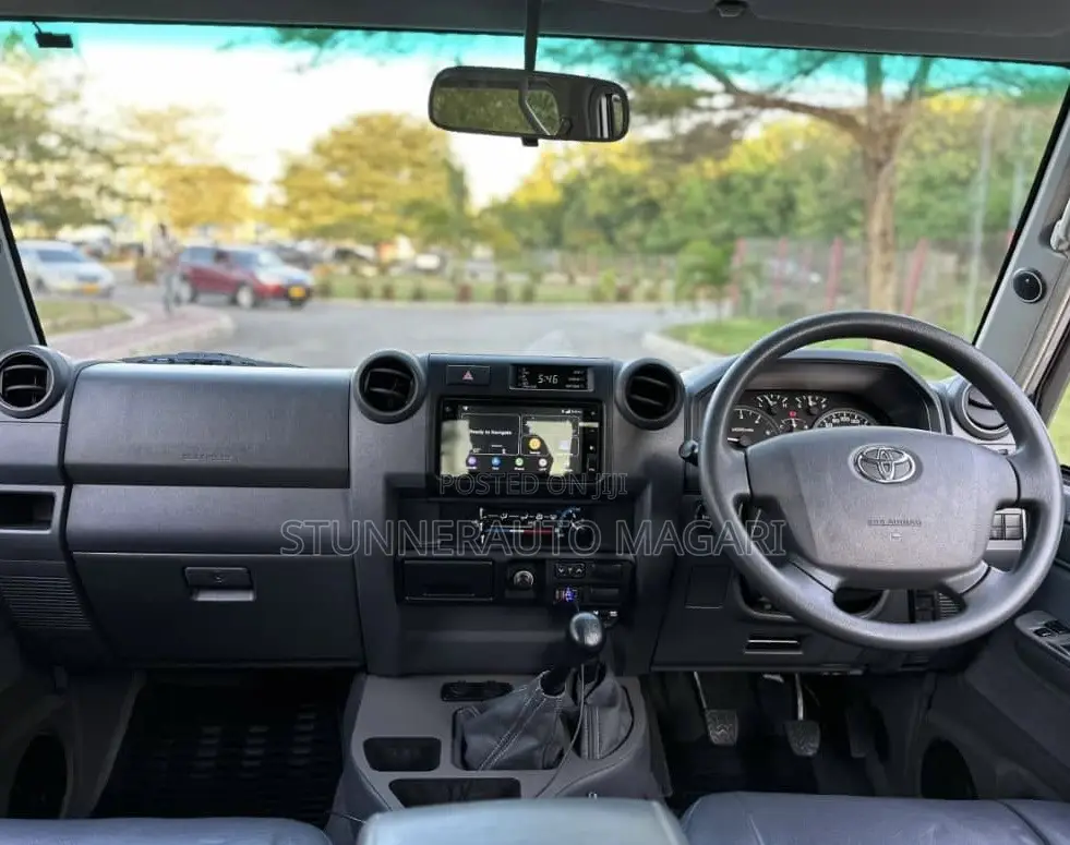 Toyota Land Cruiser 2017 Silver