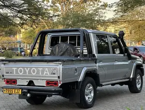 Toyota Land Cruiser 2017 Silver