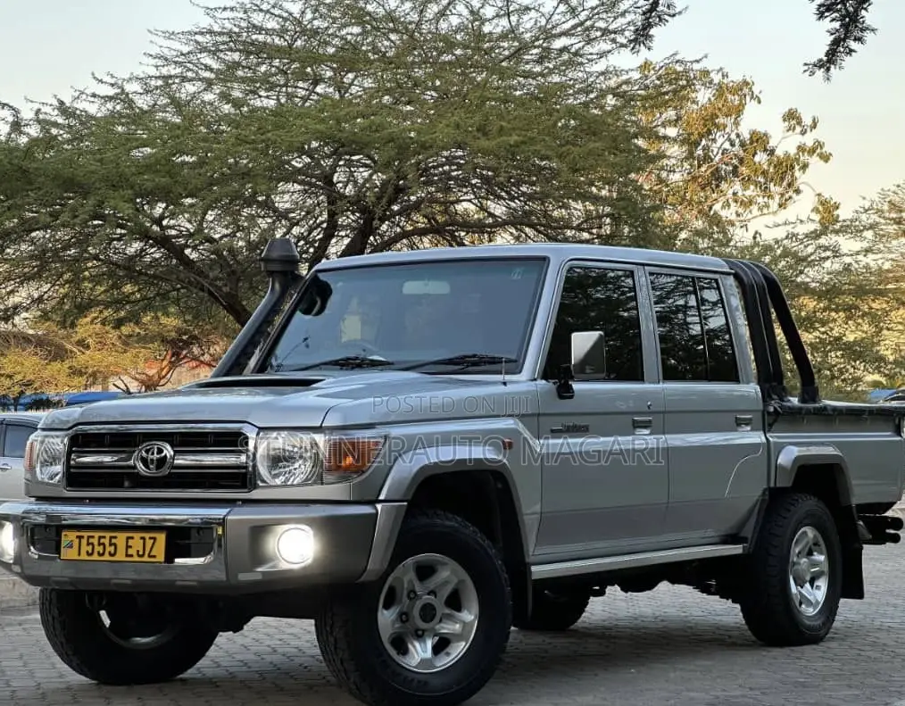 Toyota Land Cruiser 2017 Silver