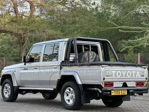 Toyota Land Cruiser 2017 Silver