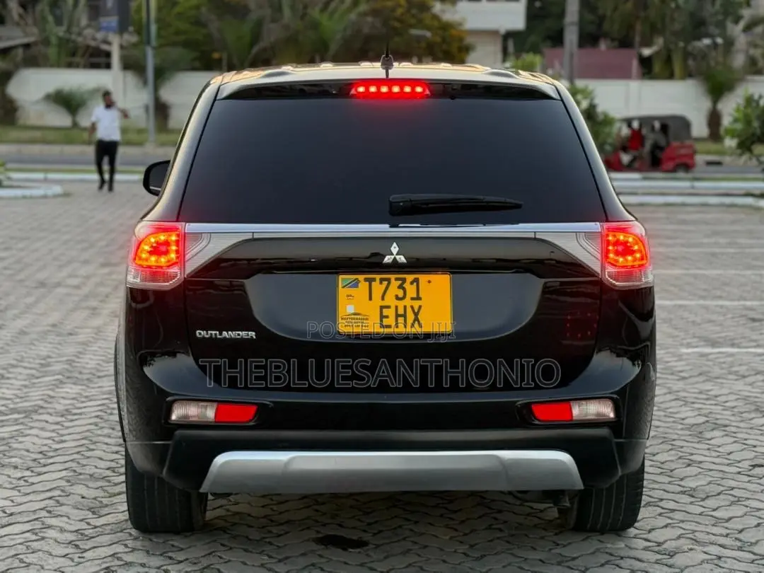 Mitsubishi Outlander 2014 Black
