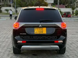 Mitsubishi Outlander 2014 Black