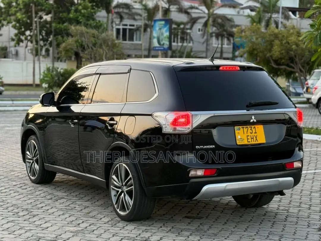 Mitsubishi Outlander 2014 Black