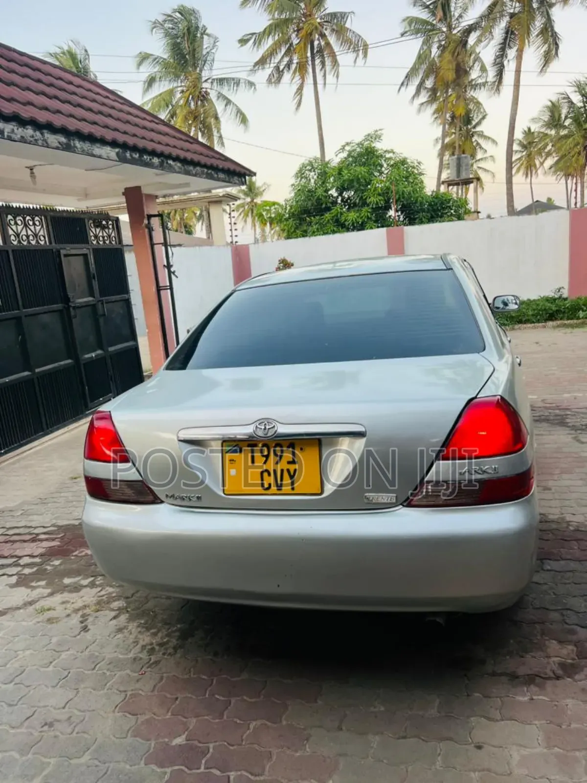 Toyota Mark II 2002 Silver