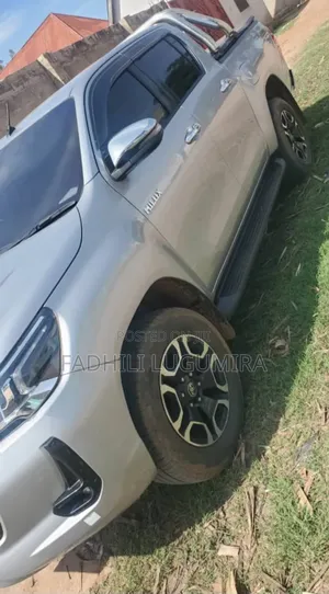 Toyota Hilux 2018 Silver
