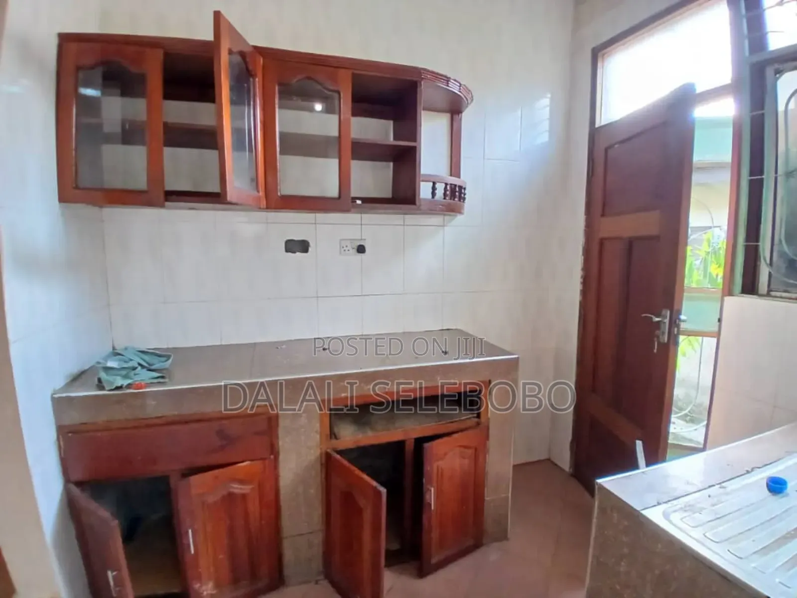 3bdrm Bungalow in Kimara Baruti, Mikocheni for rent