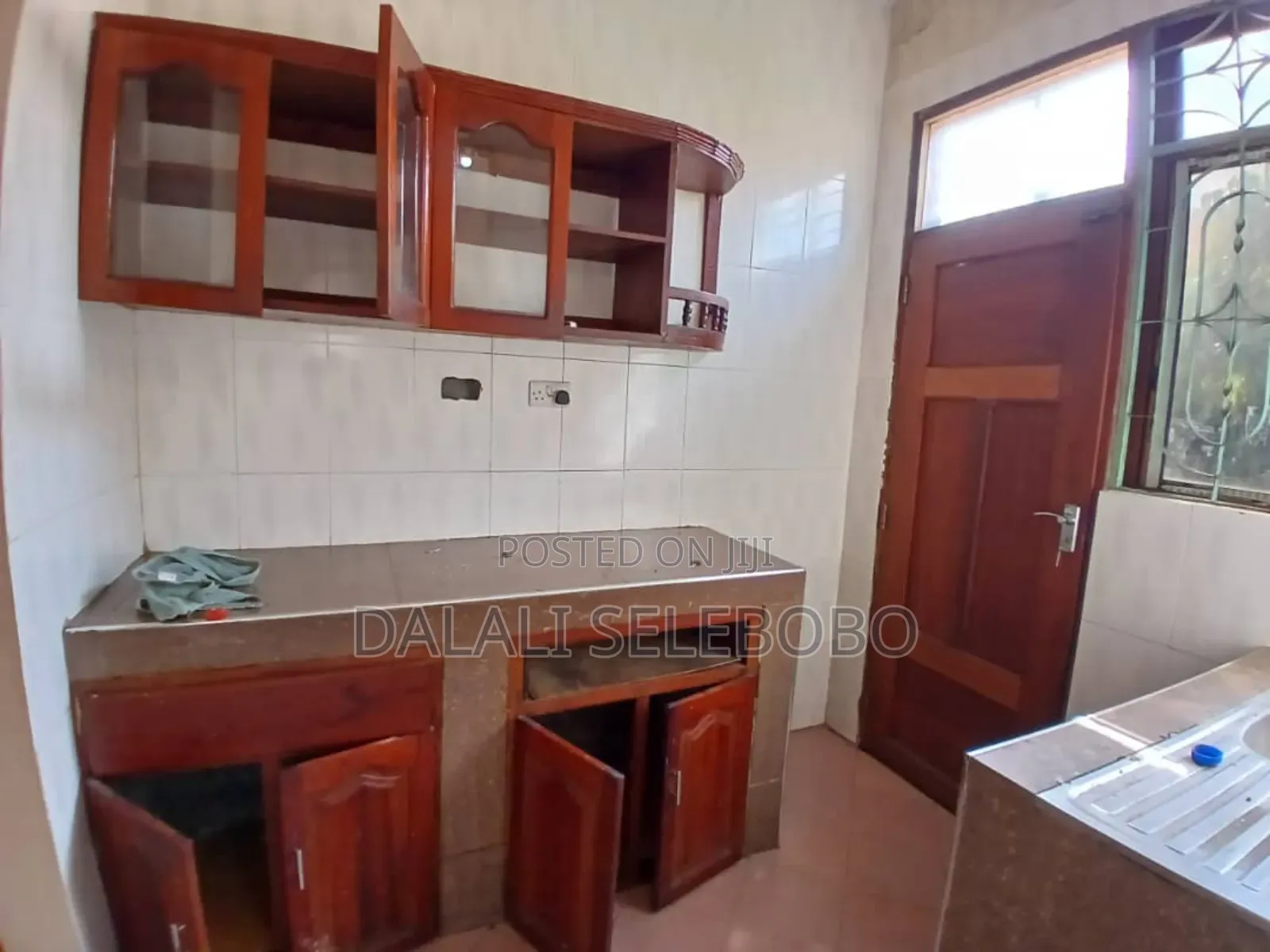 3bdrm Bungalow in Kimara Baruti, Mikocheni for rent