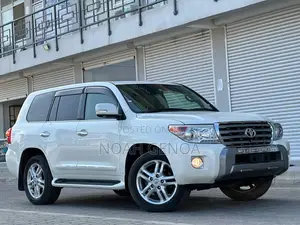 Toyota Land Cruiser 2011 White
