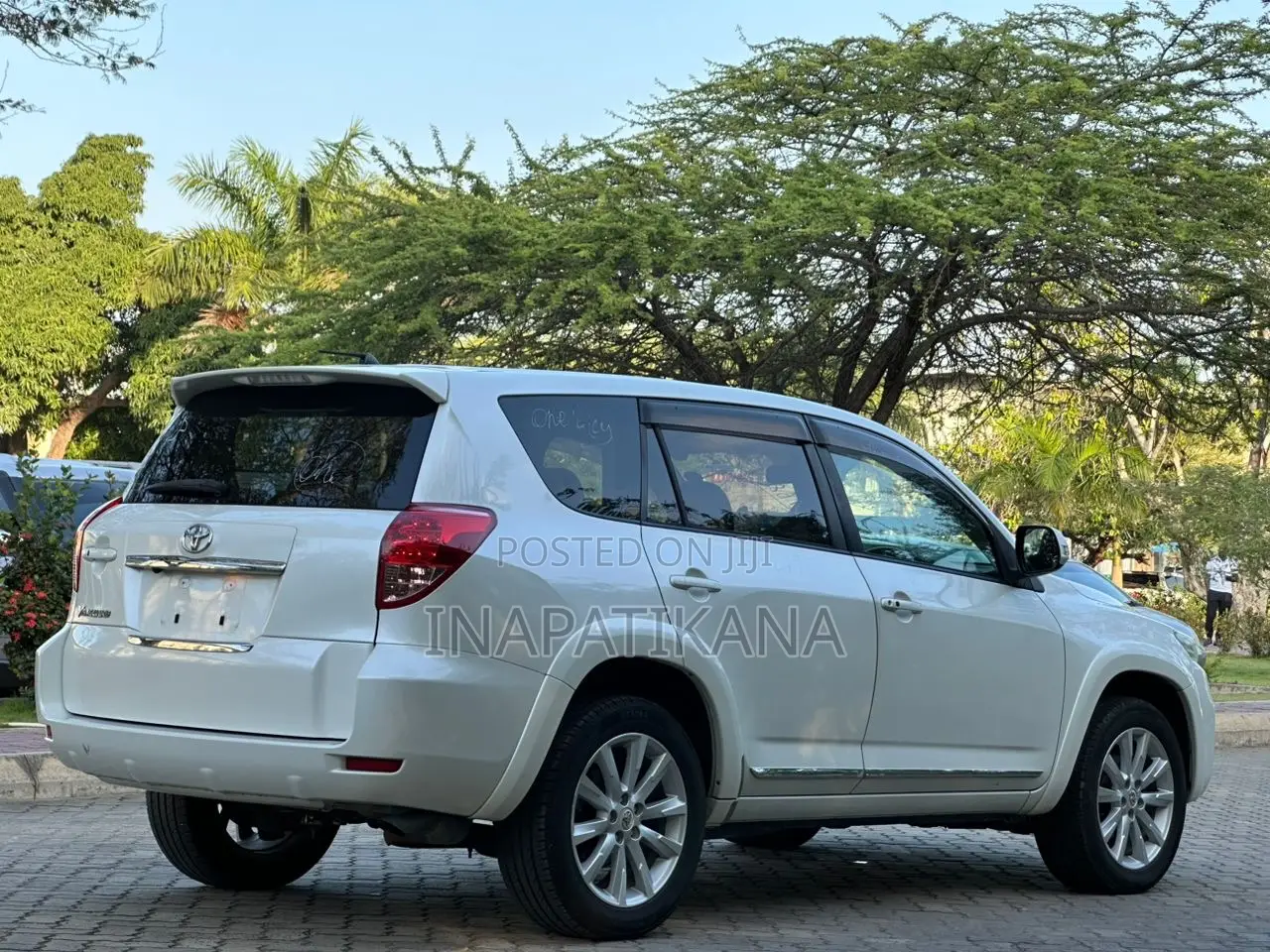 Toyota Vanguard 2010 Pearl