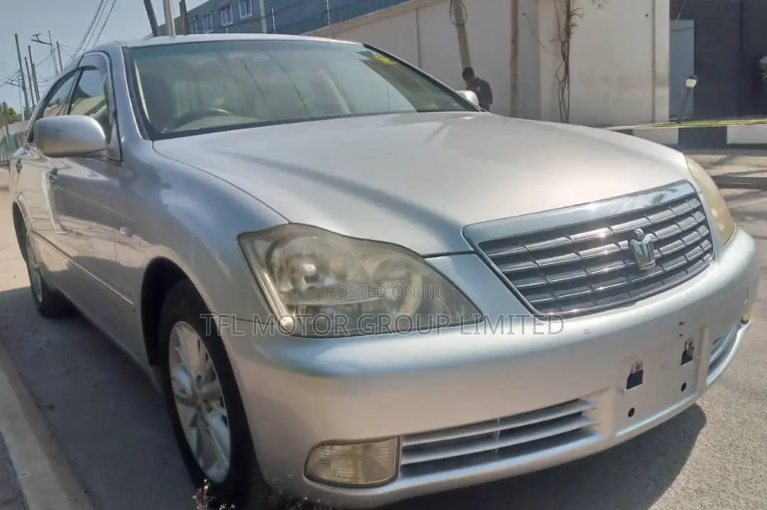 Toyota Crown Royale 2005 Silver