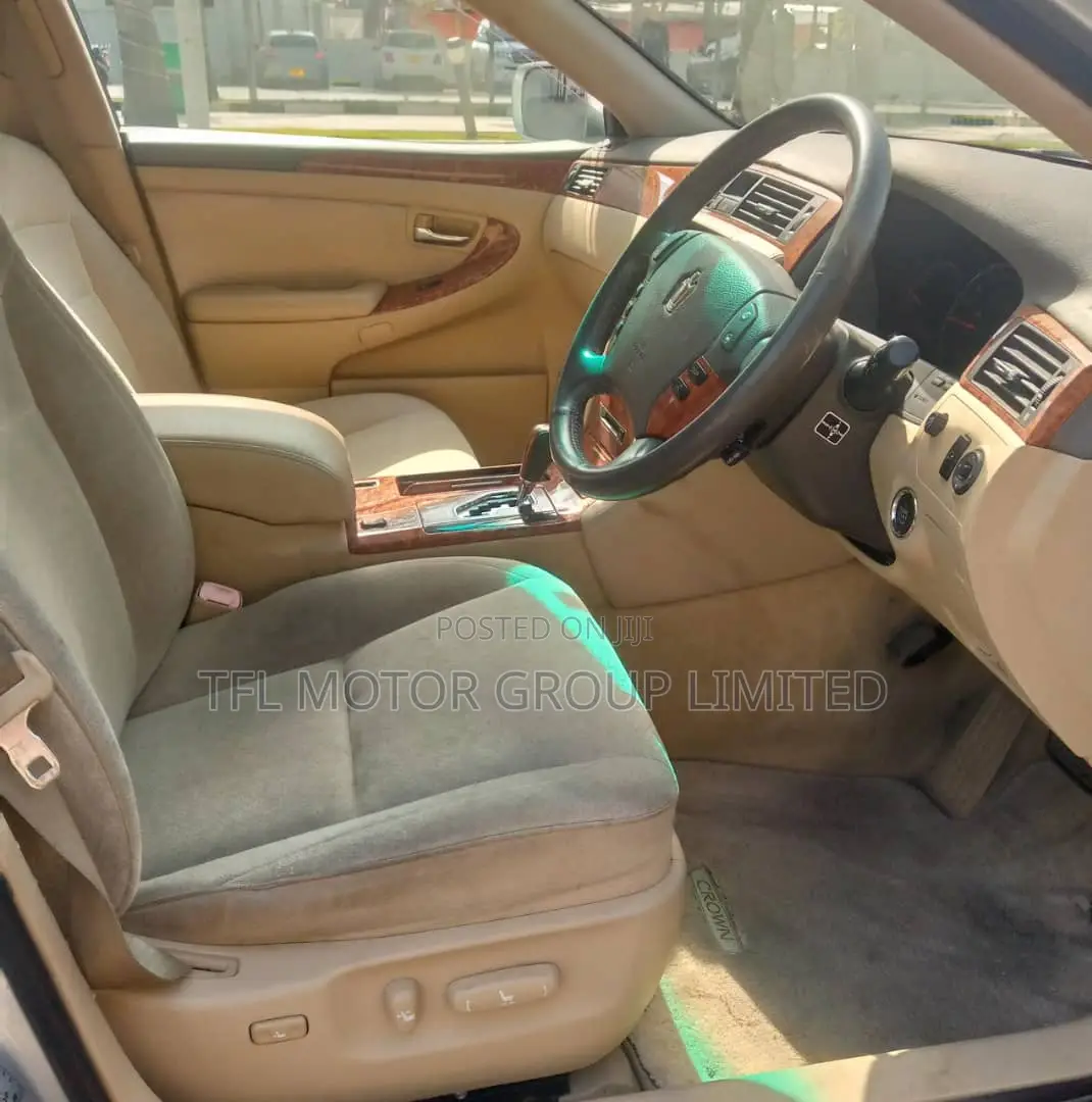 Toyota Crown Royale 2005 Silver